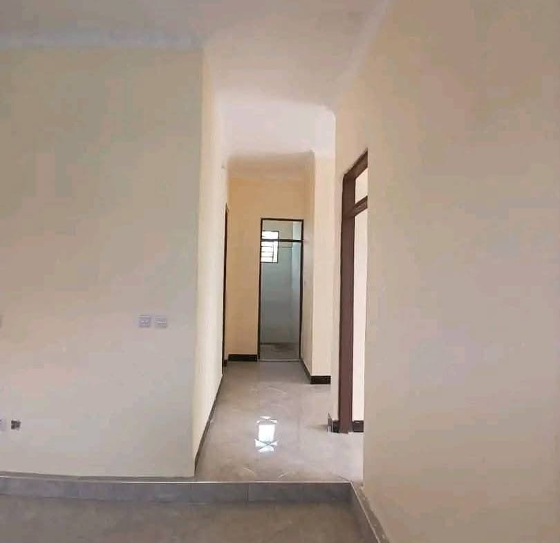 810