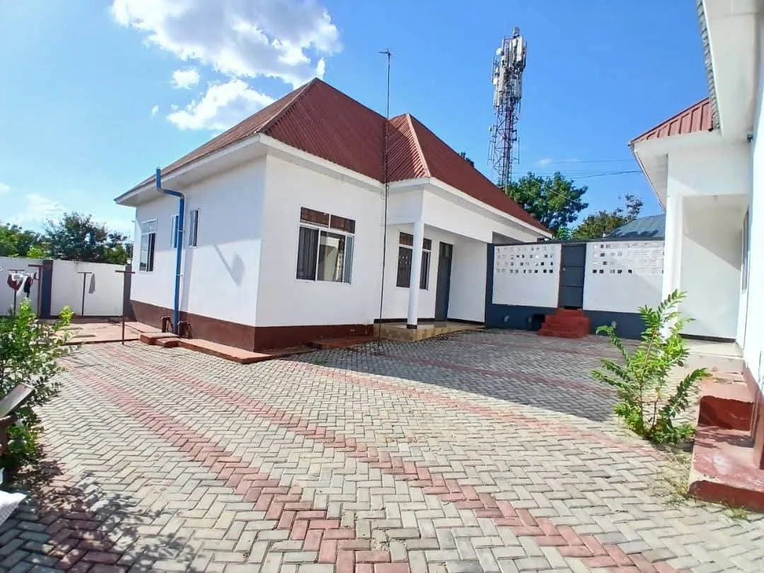 Vyumba 2 sebule jiko Kimara temboni