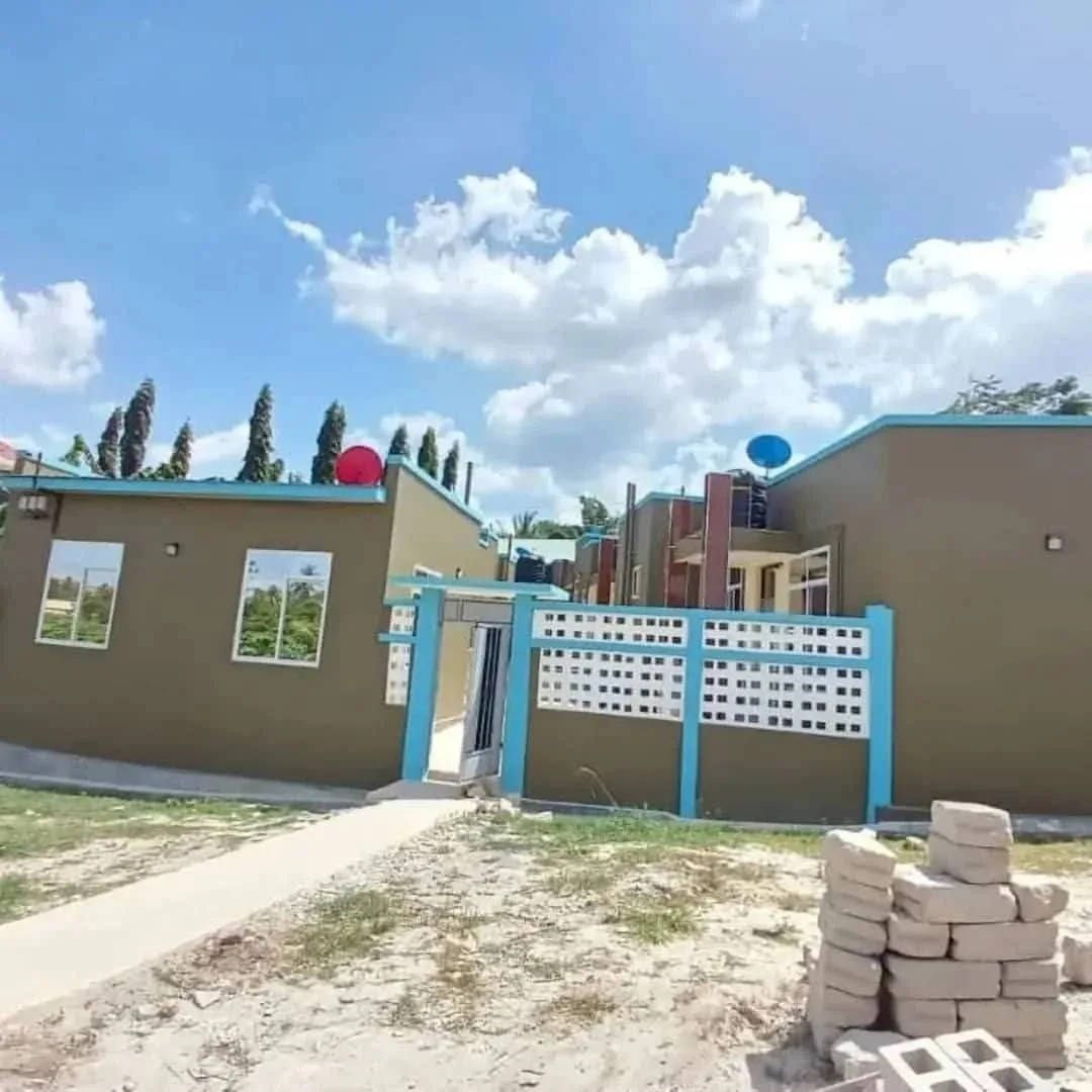 Vyumba 2 sebule jiko kibanda cha mkaa