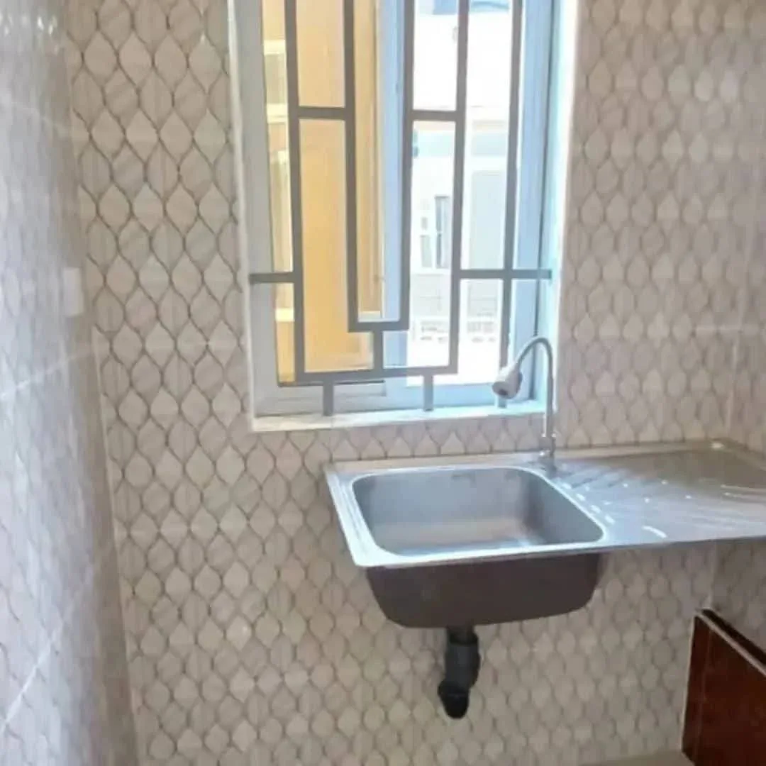 Vyumba 2 sebule jiko kibanda cha mkaa