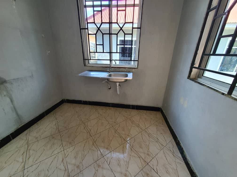 Chumba sebule na jiko suka golan