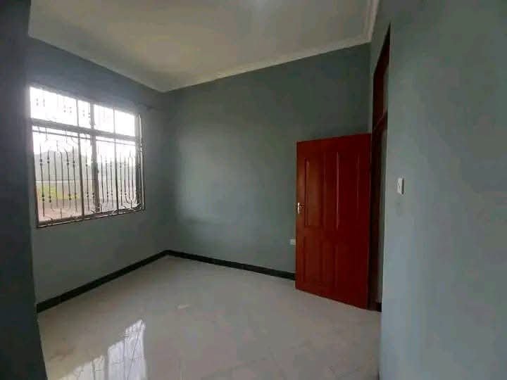 Master sebule na kibaraza kwa msuguri