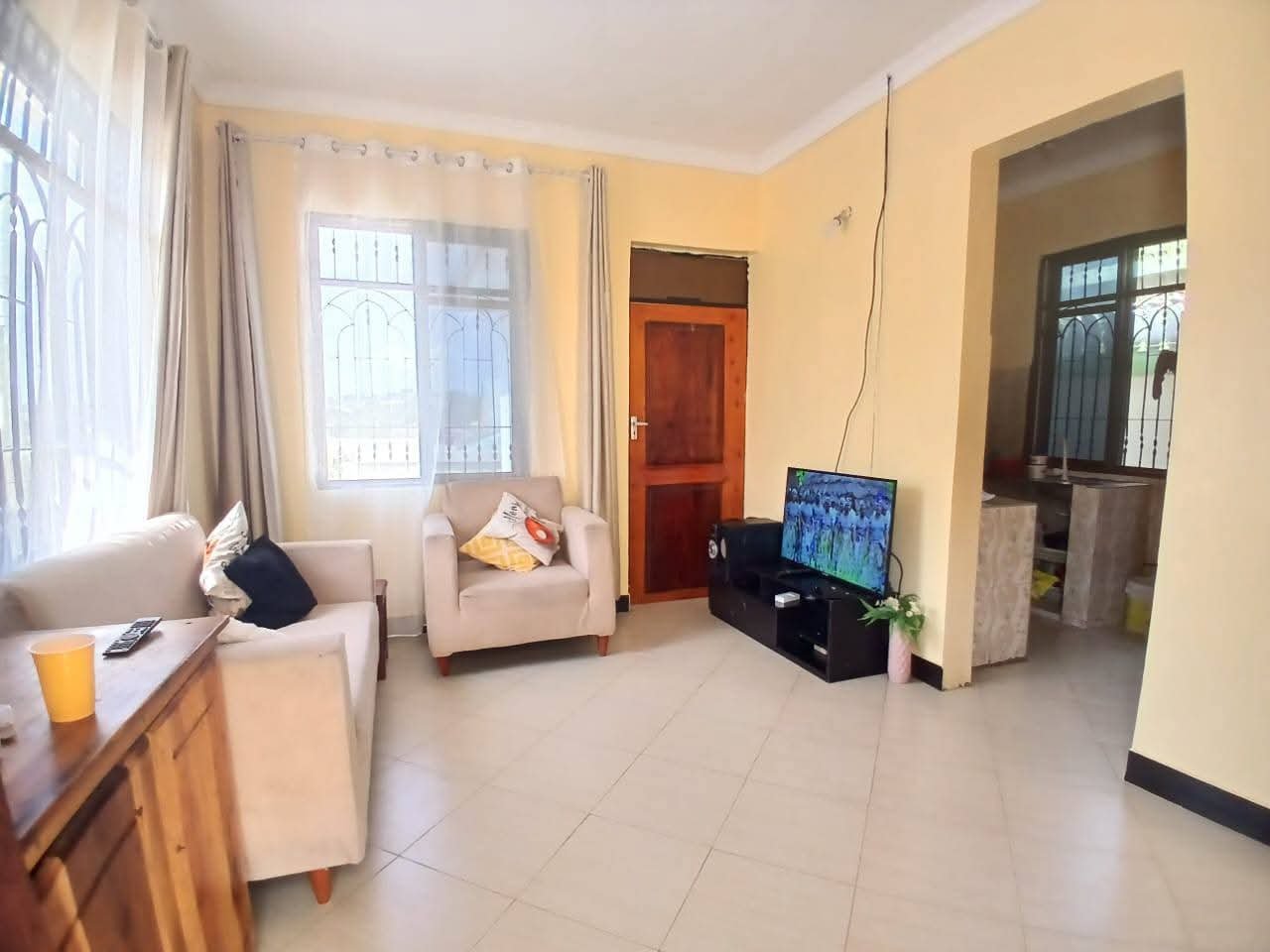 Vyumba 2,sebule jiko kimara stop over