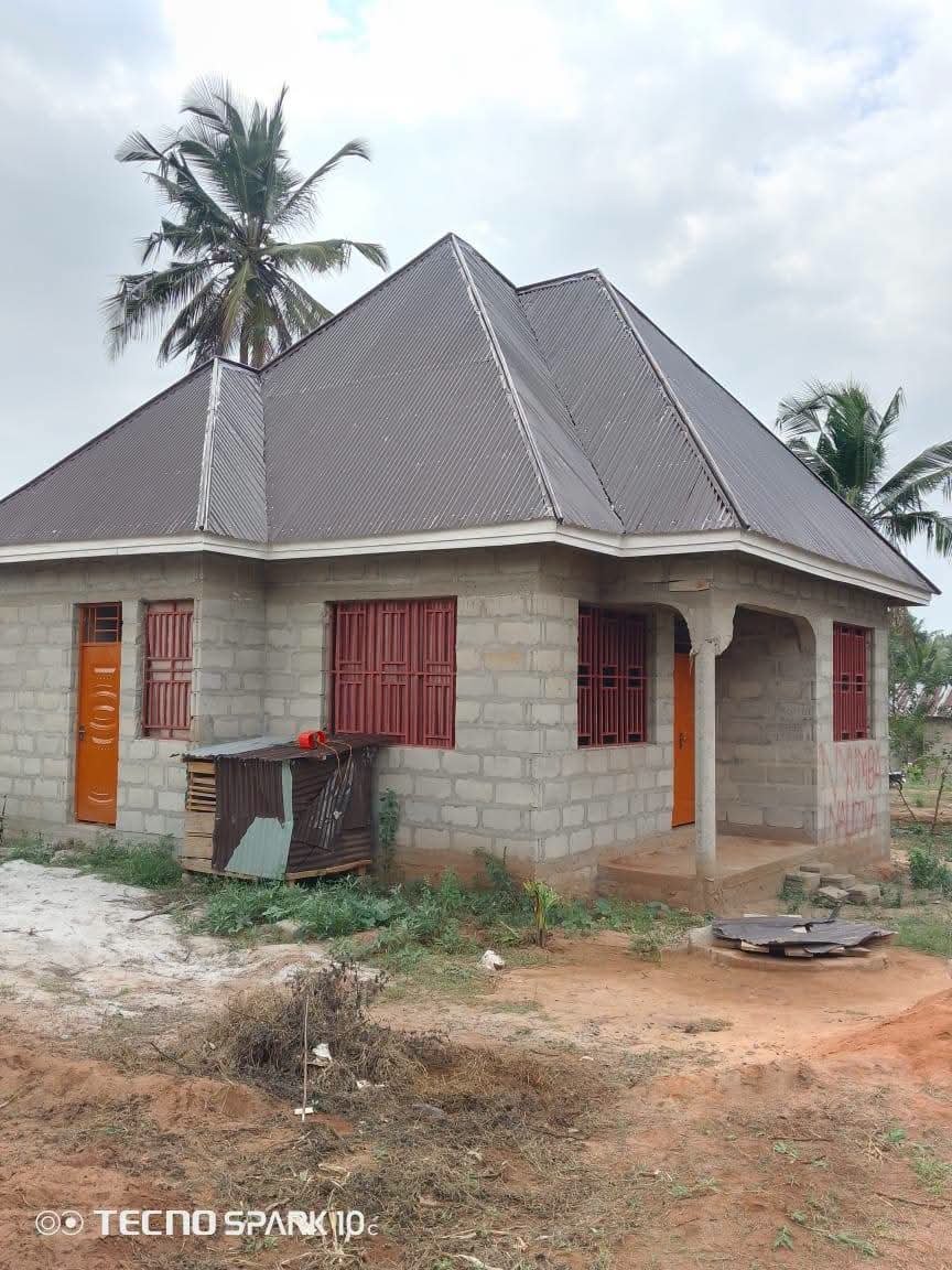 Nyumba inauzwa chqnika mwisho