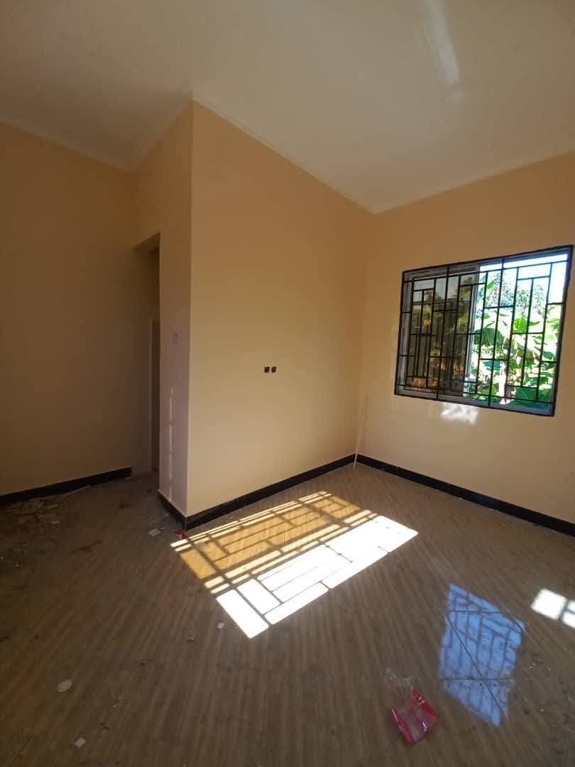 master bedrom kimara mwisho