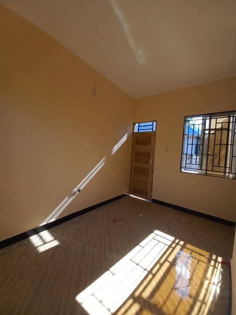master bedrom kimara mwisho