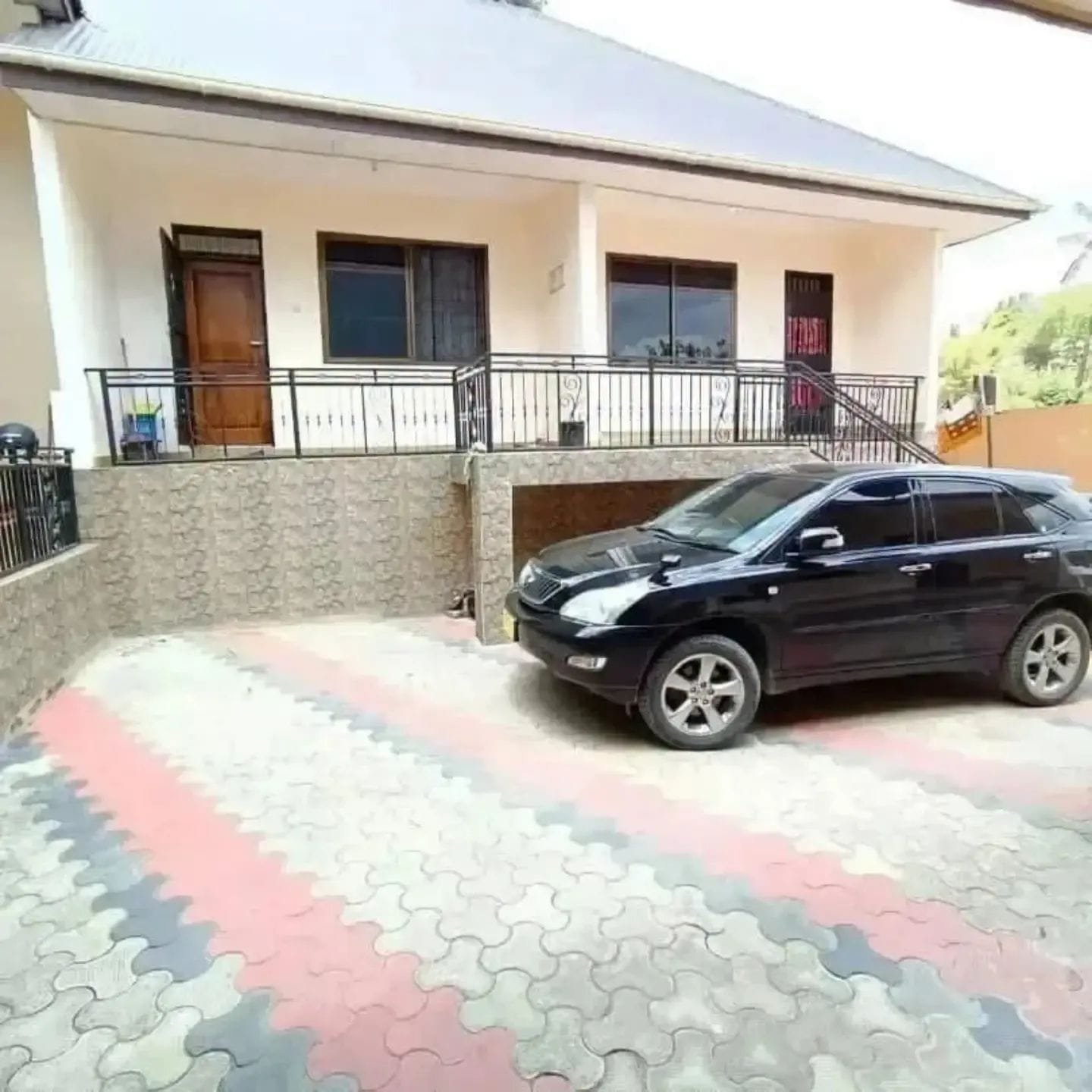 Chumba na sebule kimara temboni